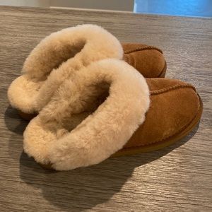 Sutton UGG Australia slippers